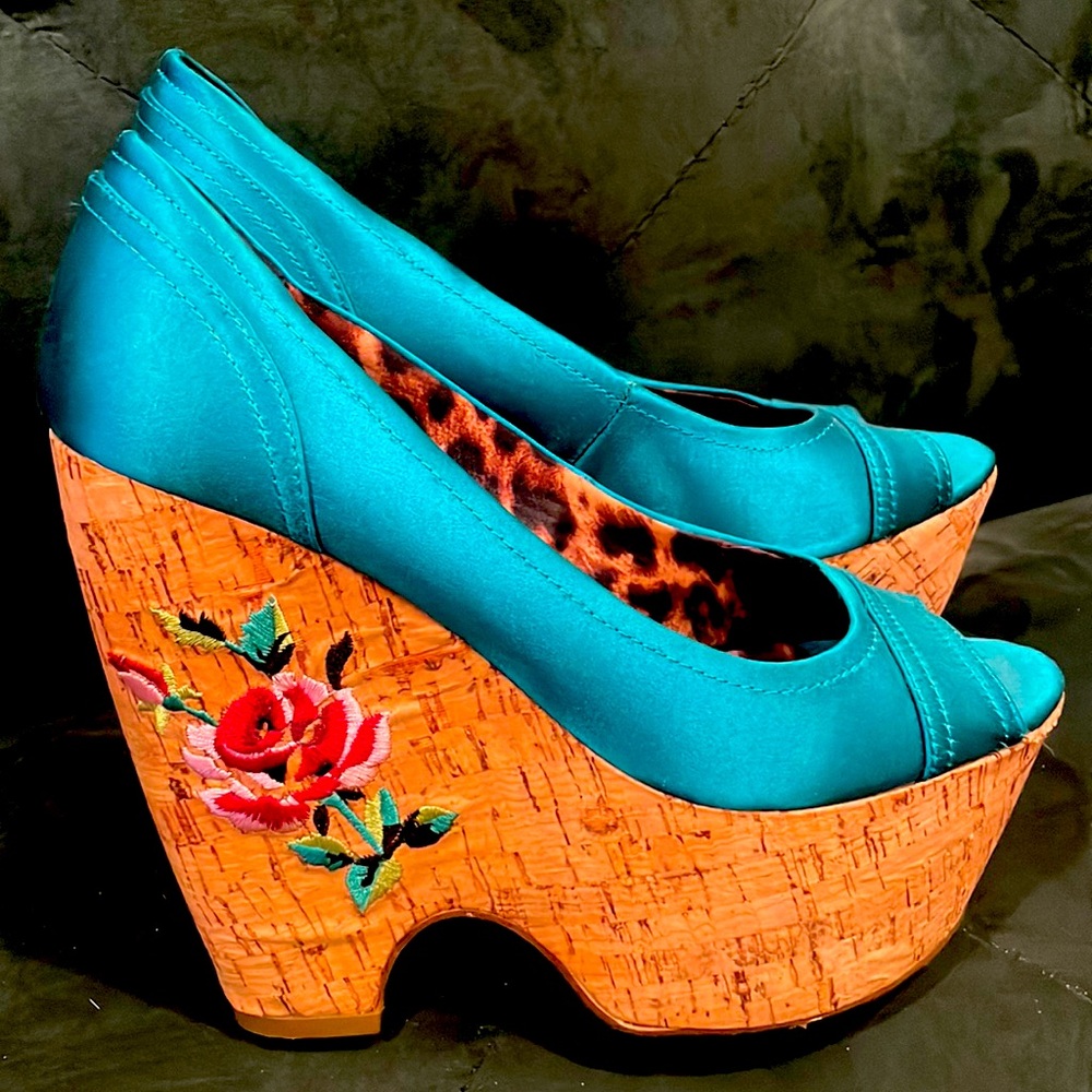 Betsy Johnson Rosetta Peep Toe Platform Cork Wedge Heel Turquoise Satin Women’s